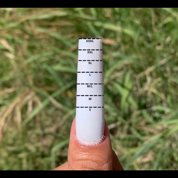 Handmade Luxury Press on Nails - Picture 10 of 10